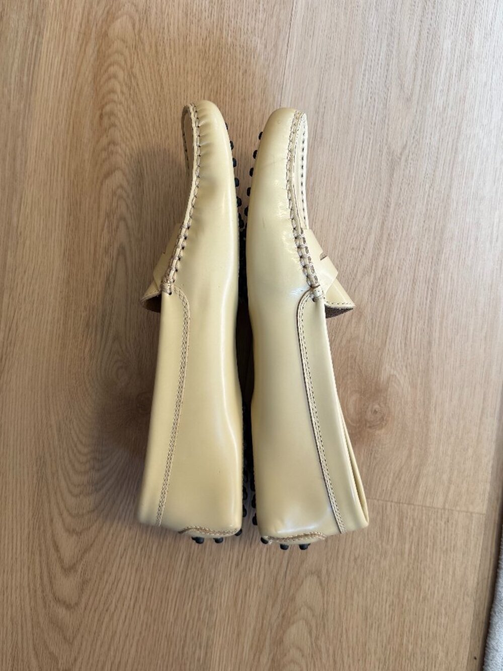 Tod's Gommino Loafers in Butter Yellow Leather - Picture 6 of 8